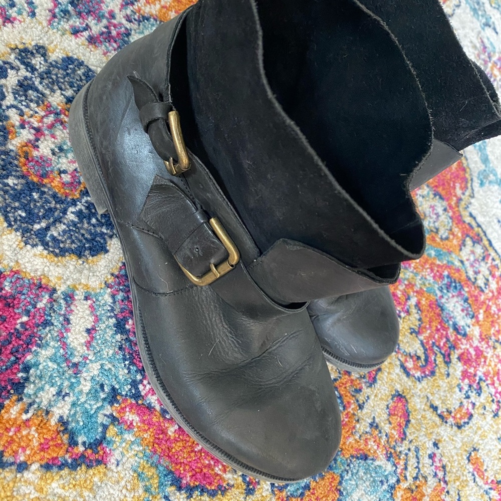 Kenneth Cole ankle boots
